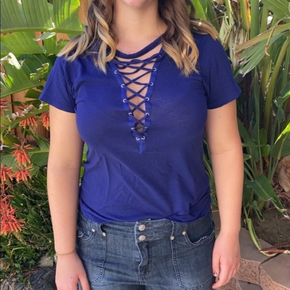 Express Lace Up Tee XS